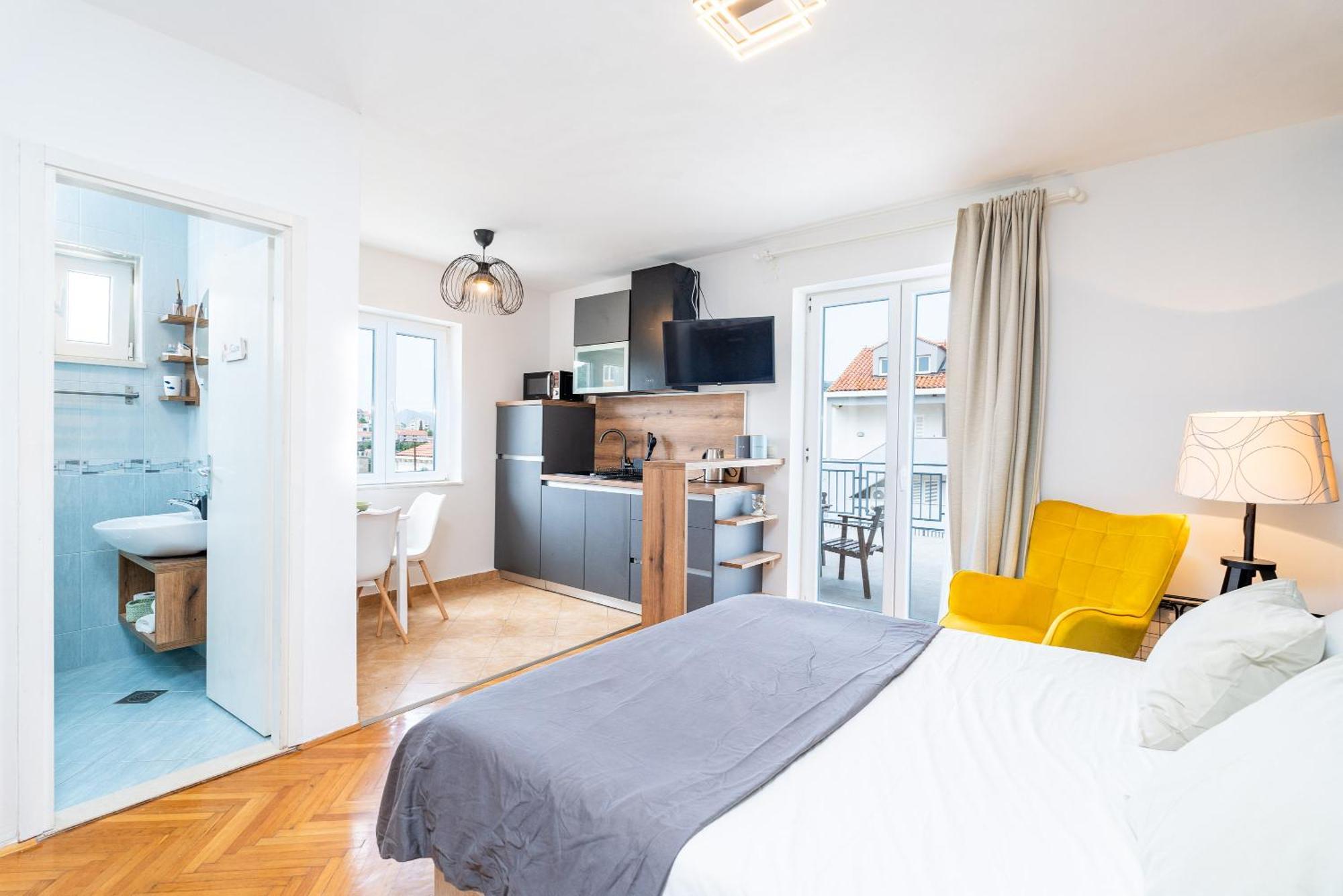 Apartments Marivo Lapad Дубровник Екстериор снимка