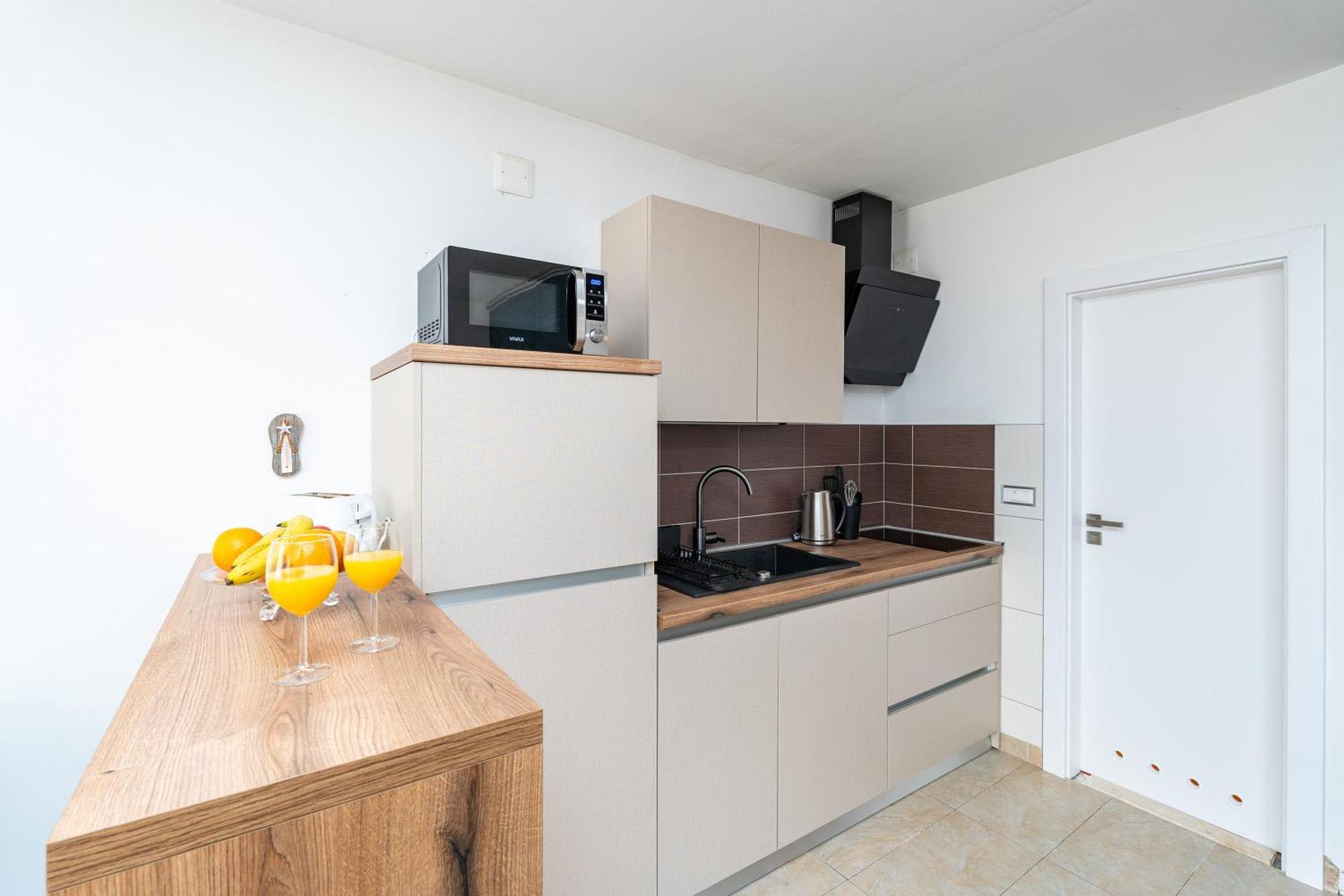 Apartments Marivo Lapad Дубровник Екстериор снимка